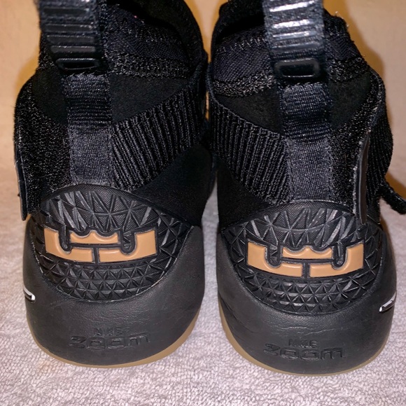 👟 LeBron James High Tops 👟 - Picture 6 of 8